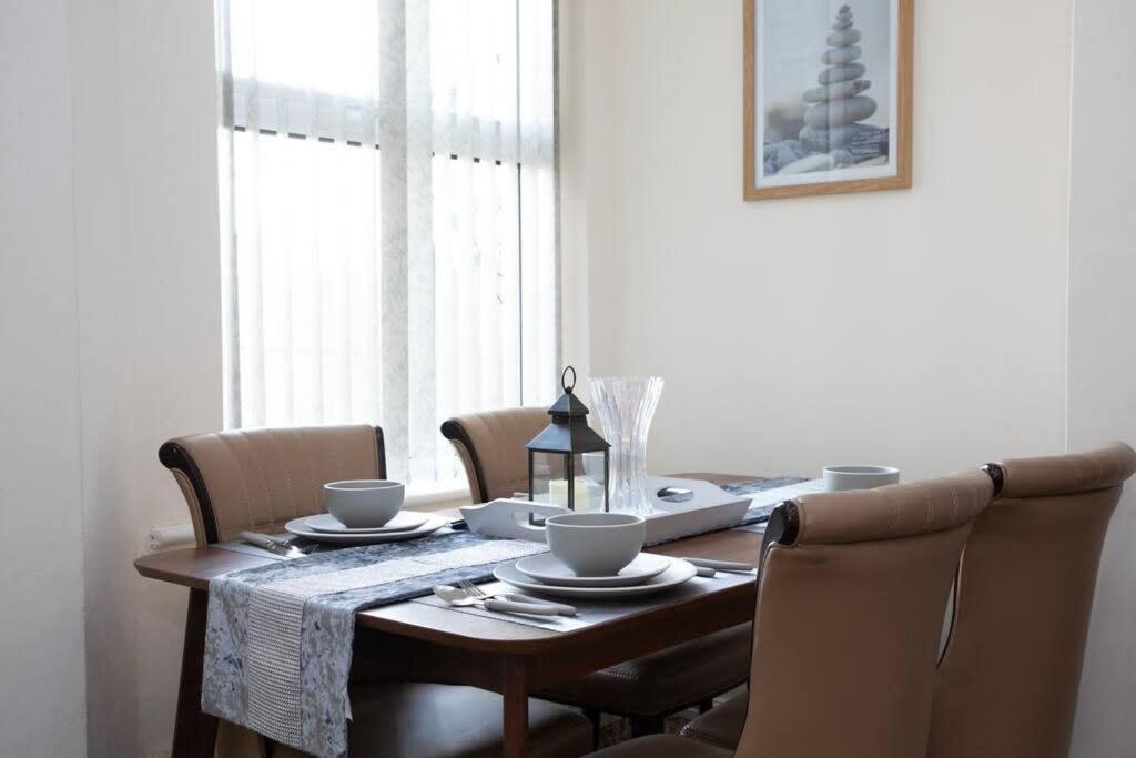 6 Bedroom House 10Min Drive From City Centre Manchester Zewnętrze zdjęcie